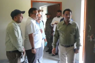 उपायुक्त ने नवनिर्मित पुस्तकालय का किया निरीक्षण: गुणवत्तापूर्ण मूलभूत सुविधाएं सुदृढ़ करने के दिए निर्देश